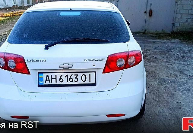 Белый Шевроле Лачетти, объемом двигателя 1.6 л и пробегом 235 тыс. км за 3800 $, фото 1 на Automoto.ua