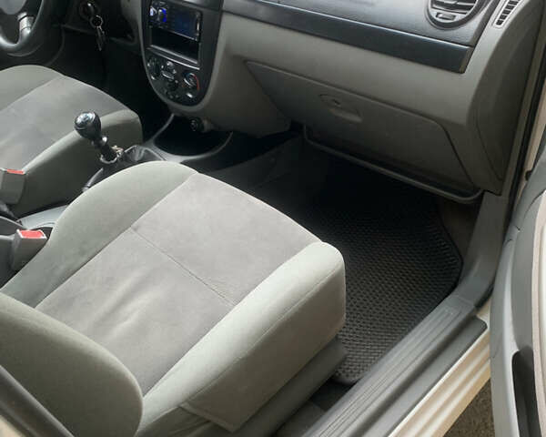 Шевроле Лачетти 2007 в Одессе на Automoto.ua Белый Шевроле Лачетти, объемом двигателя 1.6 л и пробегом 108 тыс. км за 4700 $, фото 5 на Automoto.ua