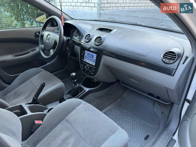 Білий Шевроле Лачетті, об'ємом двигуна 1.6 л та пробігом 290 тис. км за 4000 $, фото 10 на Automoto.ua