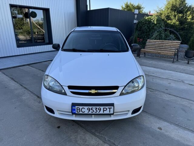 Белый Шевроле Лачетти, объемом двигателя 1.6 л и пробегом 290 тыс. км за 3800 $, фото 6 на Automoto.ua