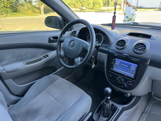 Белый Шевроле Лачетти, объемом двигателя 1.6 л и пробегом 290 тыс. км за 3800 $, фото 8 на Automoto.ua