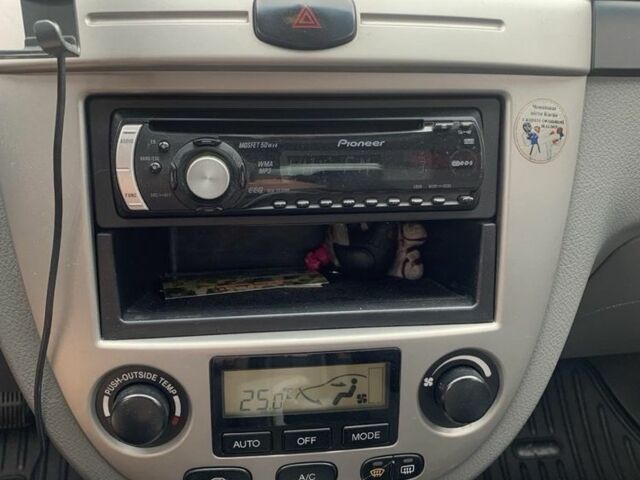 Білий Шевроле Лачетті, об'ємом двигуна 1.8 л та пробігом 206 тис. км за 4200 $, фото 18 на Automoto.ua