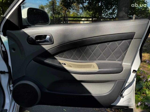 Білий Шевроле Лачетті, об'ємом двигуна 1.8 л та пробігом 112 тис. км за 5290 $, фото 24 на Automoto.ua