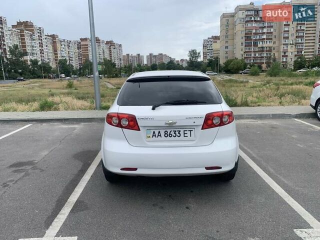 Белый Шевроле Лачетти, объемом двигателя 1.8 л и пробегом 206 тыс. км за 4700 $, фото 11 на Automoto.ua