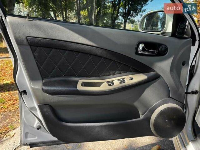 Білий Шевроле Лачетті, об'ємом двигуна 1.8 л та пробігом 112 тис. км за 5290 $, фото 9 на Automoto.ua