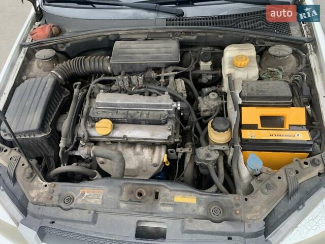 Белый Шевроле Лачетти, объемом двигателя 1.8 л и пробегом 206 тыс. км за 4700 $, фото 10 на Automoto.ua
