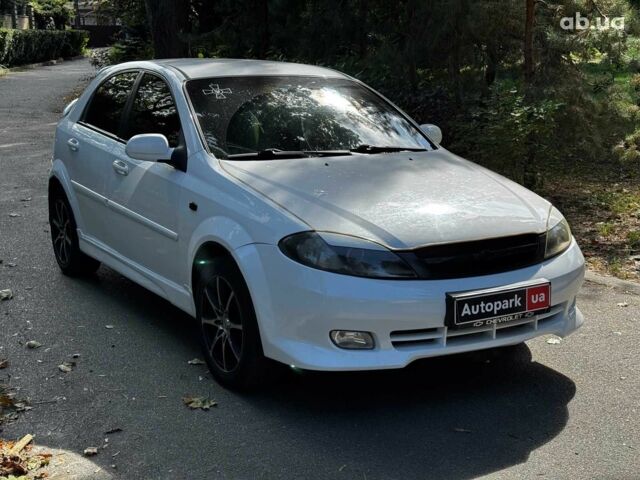 Білий Шевроле Лачетті, об'ємом двигуна 1.8 л та пробігом 112 тис. км за 5290 $, фото 2 на Automoto.ua