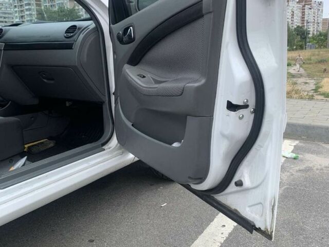 Білий Шевроле Лачетті, об'ємом двигуна 1.8 л та пробігом 206 тис. км за 4200 $, фото 11 на Automoto.ua