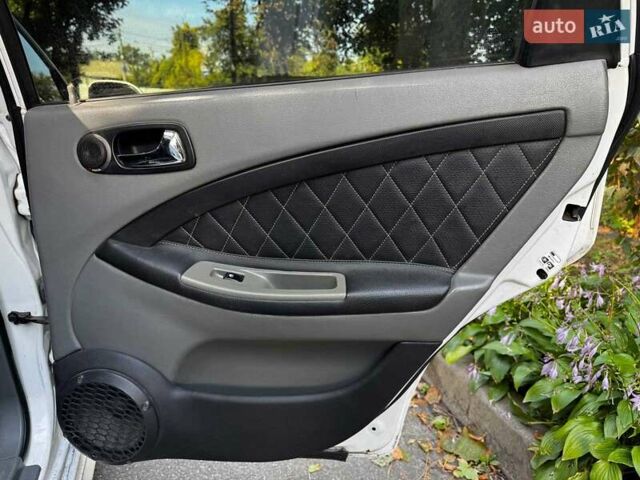 Білий Шевроле Лачетті, об'ємом двигуна 1.8 л та пробігом 112 тис. км за 5290 $, фото 21 на Automoto.ua