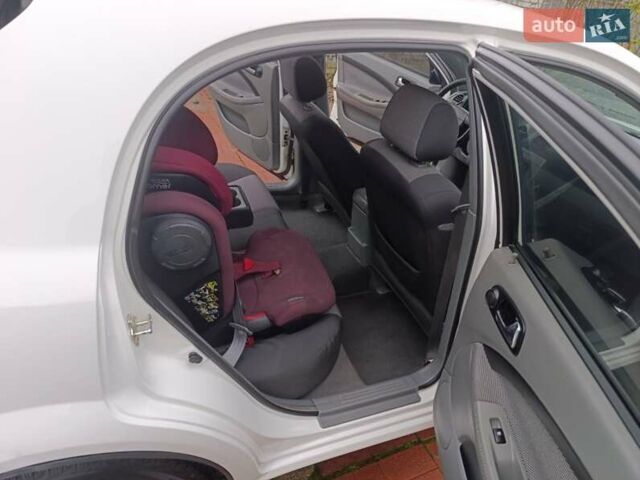 Білий Шевроле Лачетті, об'ємом двигуна 1.8 л та пробігом 173 тис. км за 4500 $, фото 3 на Automoto.ua