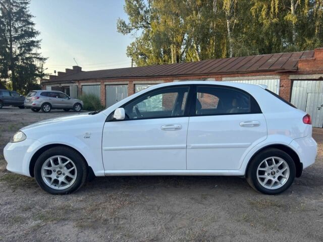 Белый Шевроле Лачетти, объемом двигателя 0 л и пробегом 180 тыс. км за 5450 $, фото 3 на Automoto.ua