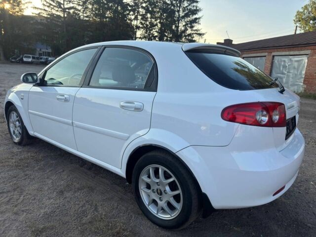 Белый Шевроле Лачетти, объемом двигателя 0 л и пробегом 180 тыс. км за 5450 $, фото 11 на Automoto.ua