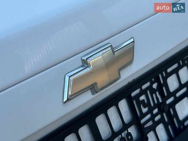 Белый Шевроле Лачетти, объемом двигателя 1.8 л и пробегом 180 тыс. км за 5450 $, фото 30 на Automoto.ua