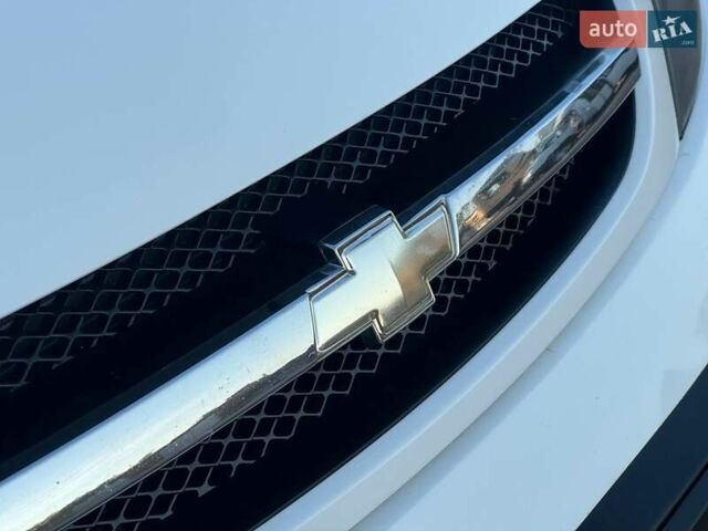 Белый Шевроле Лачетти, объемом двигателя 1.8 л и пробегом 180 тыс. км за 5450 $, фото 6 на Automoto.ua