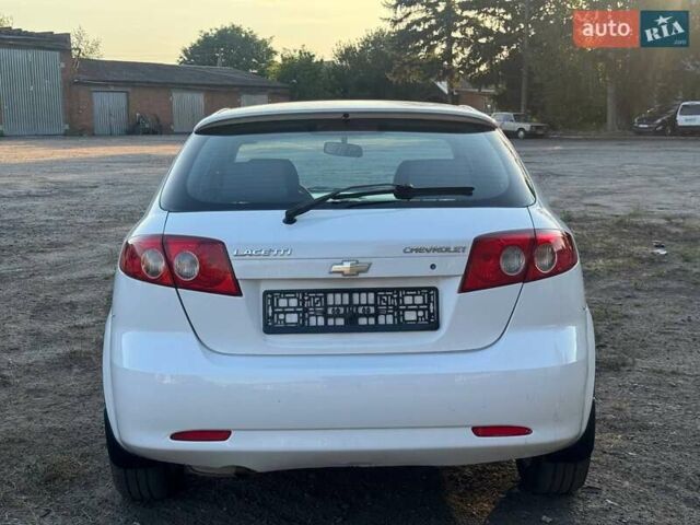 Белый Шевроле Лачетти, объемом двигателя 1.8 л и пробегом 180 тыс. км за 5450 $, фото 15 на Automoto.ua