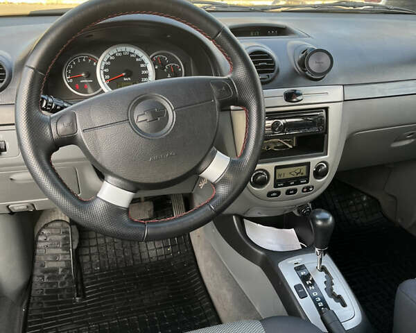 Белый Шевроле Лачетти, объемом двигателя 1.8 л и пробегом 161 тыс. км за 4999 $, фото 2 на Automoto.ua