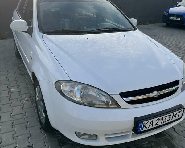 Белый Шевроле Лачетти, объемом двигателя 1.8 л и пробегом 161 тыс. км за 4999 $, фото 4 на Automoto.ua