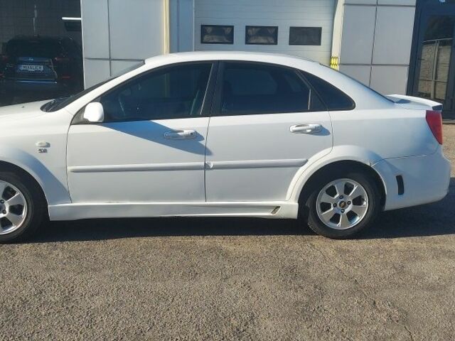 Белый Шевроле Лачетти, объемом двигателя 1.8 л и пробегом 224 тыс. км за 3999 $, фото 14 на Automoto.ua