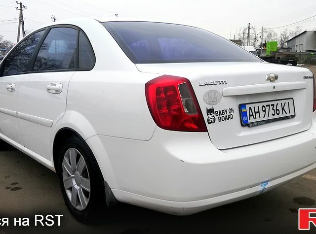 Белый Шевроле Лачетти, объемом двигателя 1.8 л и пробегом 290 тыс. км за 3700 $, фото 1 на Automoto.ua