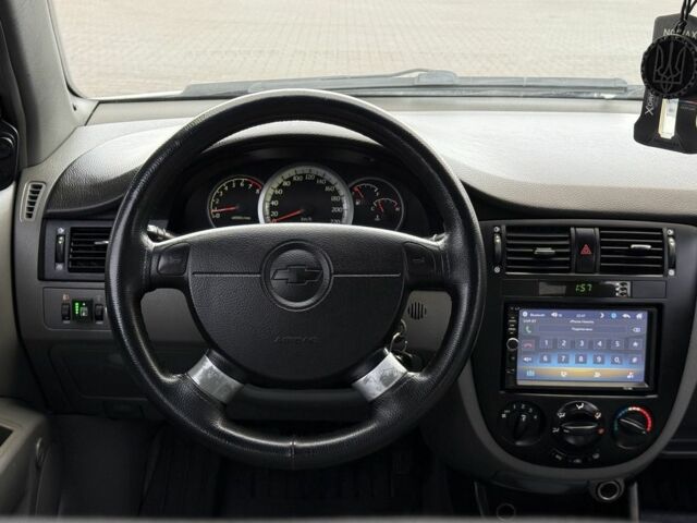 Белый Шевроле Лачетти, объемом двигателя 1.8 л и пробегом 236 тыс. км за 3900 $, фото 20 на Automoto.ua