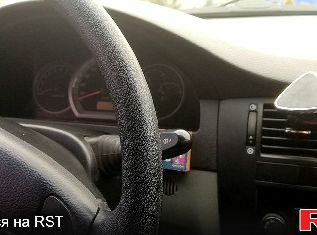 Белый Шевроле Лачетти, объемом двигателя 1.8 л и пробегом 290 тыс. км за 3700 $, фото 9 на Automoto.ua