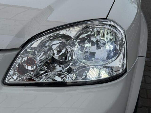 Белый Шевроле Лачетти, объемом двигателя 1.8 л и пробегом 236 тыс. км за 3900 $, фото 23 на Automoto.ua