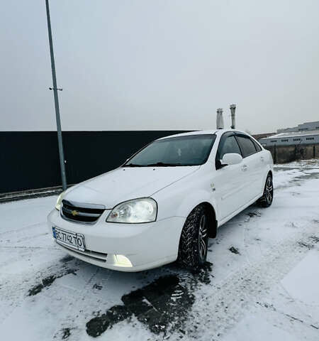Белый Шевроле Лачетти, объемом двигателя 1.8 л и пробегом 270 тыс. км за 3625 $, фото 2 на Automoto.ua