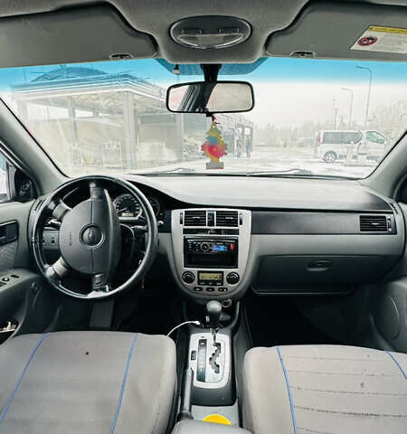 Белый Шевроле Лачетти, объемом двигателя 1.8 л и пробегом 270 тыс. км за 3625 $, фото 6 на Automoto.ua