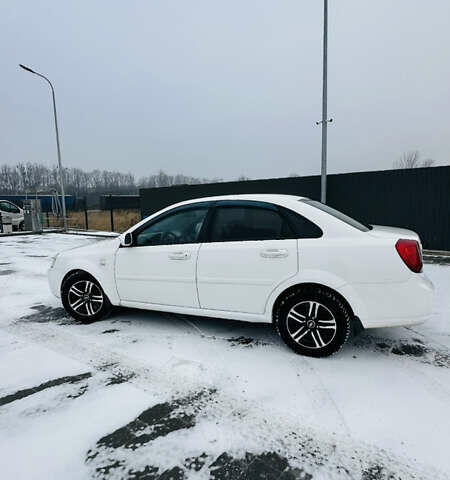 Белый Шевроле Лачетти, объемом двигателя 1.8 л и пробегом 270 тыс. км за 3625 $, фото 1 на Automoto.ua