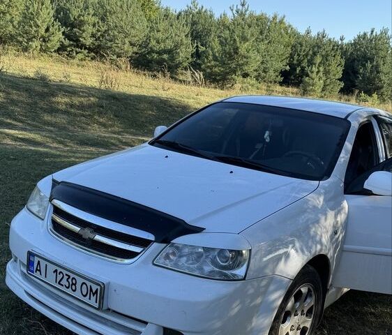 Белый Шевроле Лачетти, объемом двигателя 1.6 л и пробегом 192 тыс. км за 3600 $, фото 2 на Automoto.ua