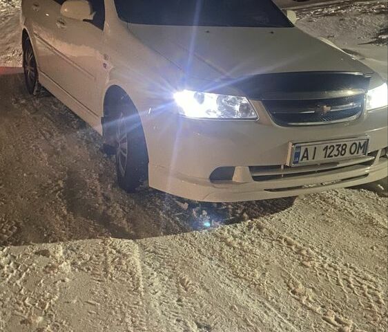 Белый Шевроле Лачетти, объемом двигателя 1.6 л и пробегом 192 тыс. км за 3600 $, фото 6 на Automoto.ua