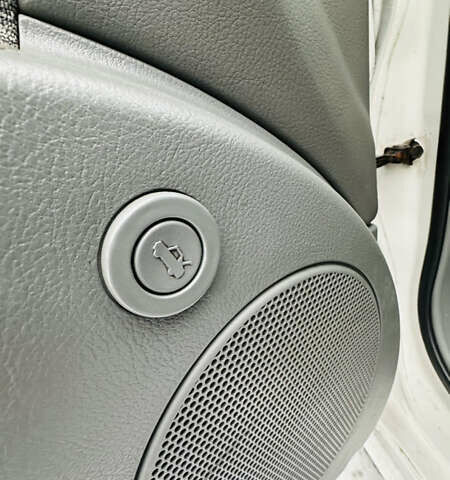 Белый Шевроле Лачетти, объемом двигателя 1.8 л и пробегом 270 тыс. км за 3625 $, фото 8 на Automoto.ua