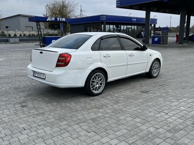 Белый Шевроле Лачетти, объемом двигателя 1.8 л и пробегом 198 тыс. км за 3500 $, фото 4 на Automoto.ua