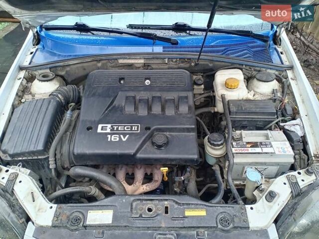 Белый Шевроле Лачетти, объемом двигателя 1.6 л и пробегом 218 тыс. км за 3800 $, фото 9 на Automoto.ua