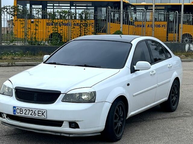 Белый Шевроле Лачетти, объемом двигателя 1.8 л и пробегом 280 тыс. км за 2500 $, фото 3 на Automoto.ua