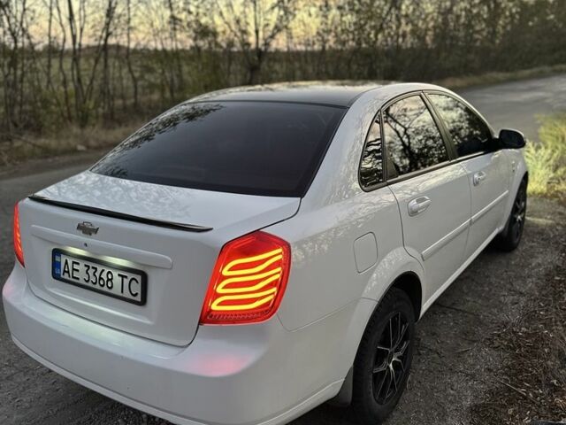 Белый Шевроле Лачетти, объемом двигателя 1.6 л и пробегом 211 тыс. км за 4800 $, фото 8 на Automoto.ua