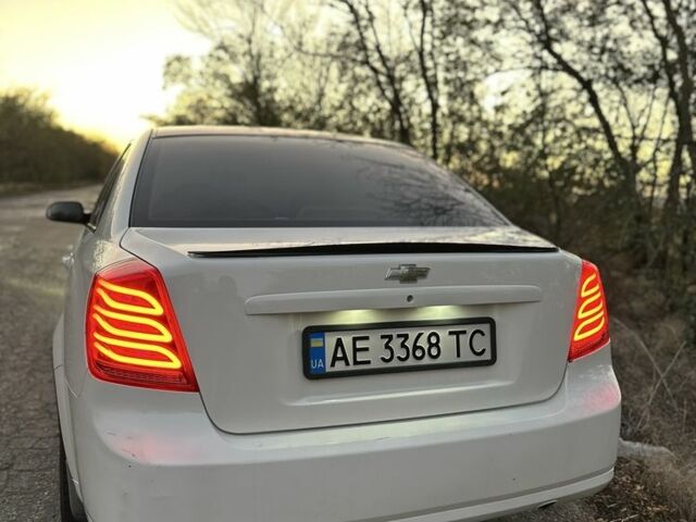 Белый Шевроле Лачетти, объемом двигателя 1.6 л и пробегом 211 тыс. км за 4800 $, фото 7 на Automoto.ua