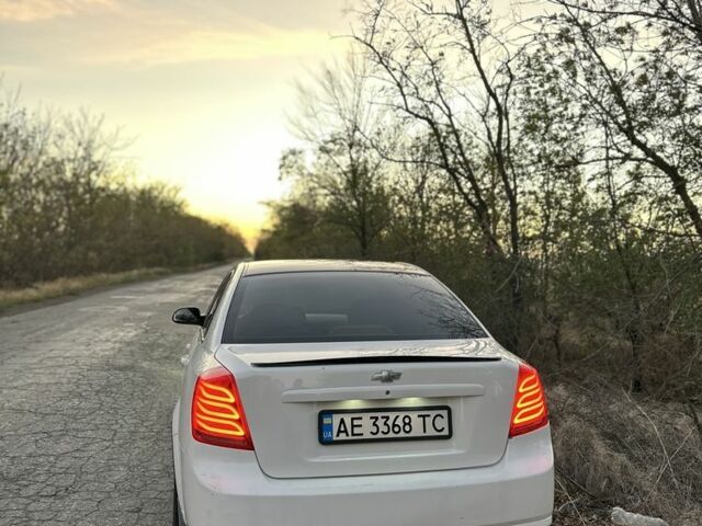 Белый Шевроле Лачетти, объемом двигателя 1.6 л и пробегом 211 тыс. км за 4800 $, фото 12 на Automoto.ua