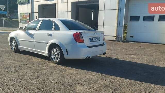 Белый Шевроле Лачетти, объемом двигателя 1.8 л и пробегом 225 тыс. км за 3500 $, фото 10 на Automoto.ua