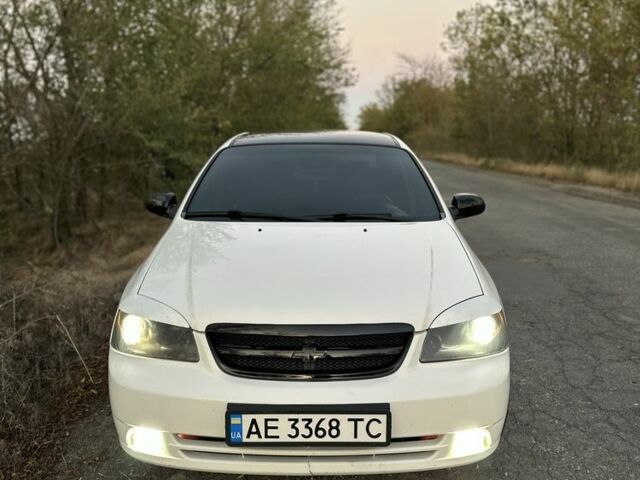 Белый Шевроле Лачетти, объемом двигателя 1.6 л и пробегом 211 тыс. км за 4800 $, фото 10 на Automoto.ua