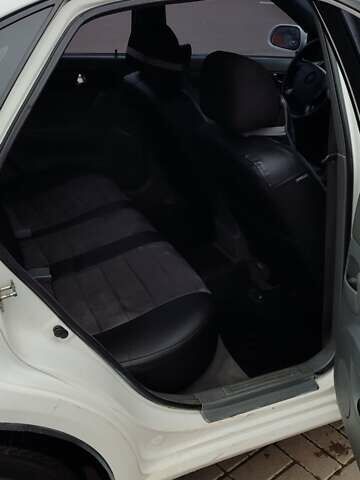 Белый Шевроле Лачетти, объемом двигателя 1.8 л и пробегом 288 тыс. км за 4900 $, фото 17 на Automoto.ua