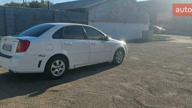 Белый Шевроле Лачетти, объемом двигателя 1.8 л и пробегом 225 тыс. км за 3500 $, фото 7 на Automoto.ua