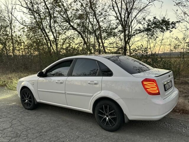 Белый Шевроле Лачетти, объемом двигателя 1.6 л и пробегом 211 тыс. км за 4800 $, фото 11 на Automoto.ua