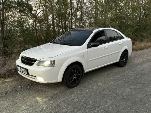 Белый Шевроле Лачетти, объемом двигателя 1.6 л и пробегом 211 тыс. км за 4800 $, фото 9 на Automoto.ua