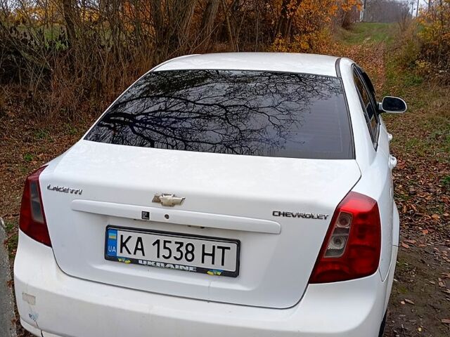 Белый Шевроле Лачетти, объемом двигателя 1.8 л и пробегом 356 тыс. км за 3600 $, фото 6 на Automoto.ua