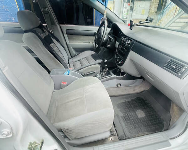 Білий Шевроле Лачетті, об'ємом двигуна 1.6 л та пробігом 300 тис. км за 2500 $, фото 4 на Automoto.ua