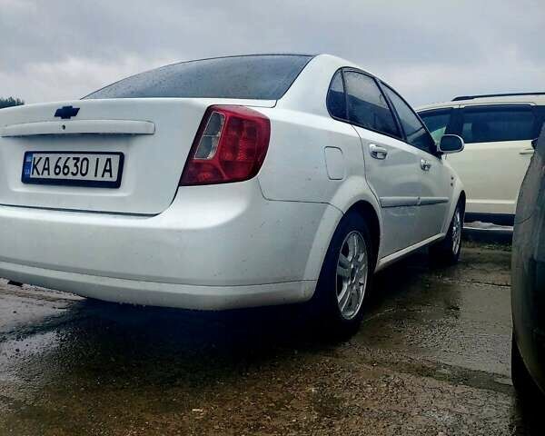 Белый Шевроле Лачетти, объемом двигателя 1.8 л и пробегом 189 тыс. км за 4300 $, фото 5 на Automoto.ua