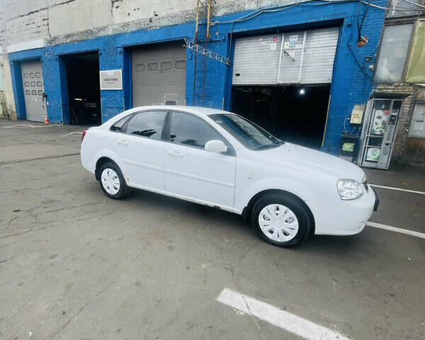 Білий Шевроле Лачетті, об'ємом двигуна 1.6 л та пробігом 300 тис. км за 2500 $, фото 5 на Automoto.ua