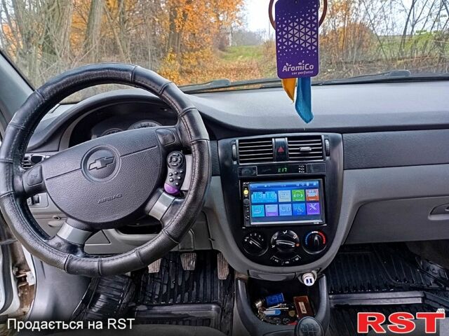 Белый Шевроле Лачетти, объемом двигателя 1.8 л и пробегом 356 тыс. км за 3600 $, фото 8 на Automoto.ua