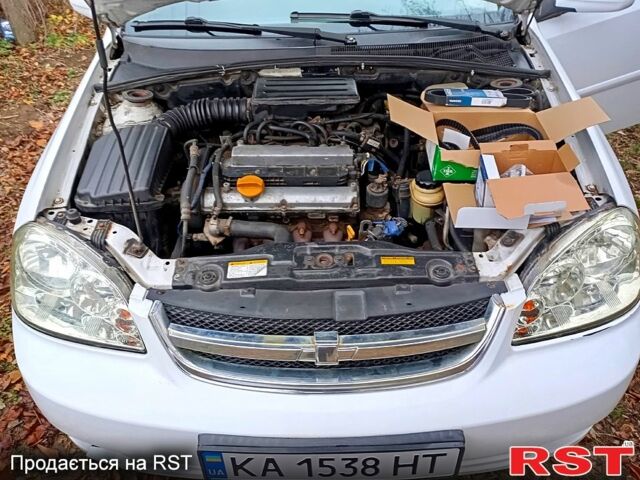 Белый Шевроле Лачетти, объемом двигателя 1.8 л и пробегом 356 тыс. км за 3600 $, фото 2 на Automoto.ua